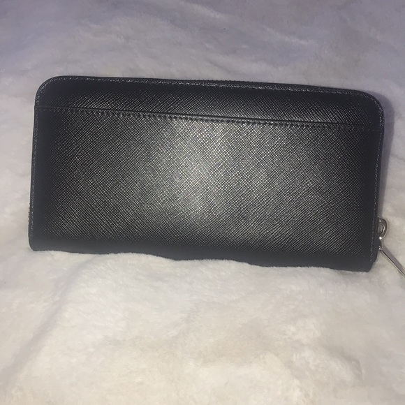 AUTHENTIC Kate Spade New York
Saffiano Leather Zip-Around Continental Wallet - Picture 6 of 10